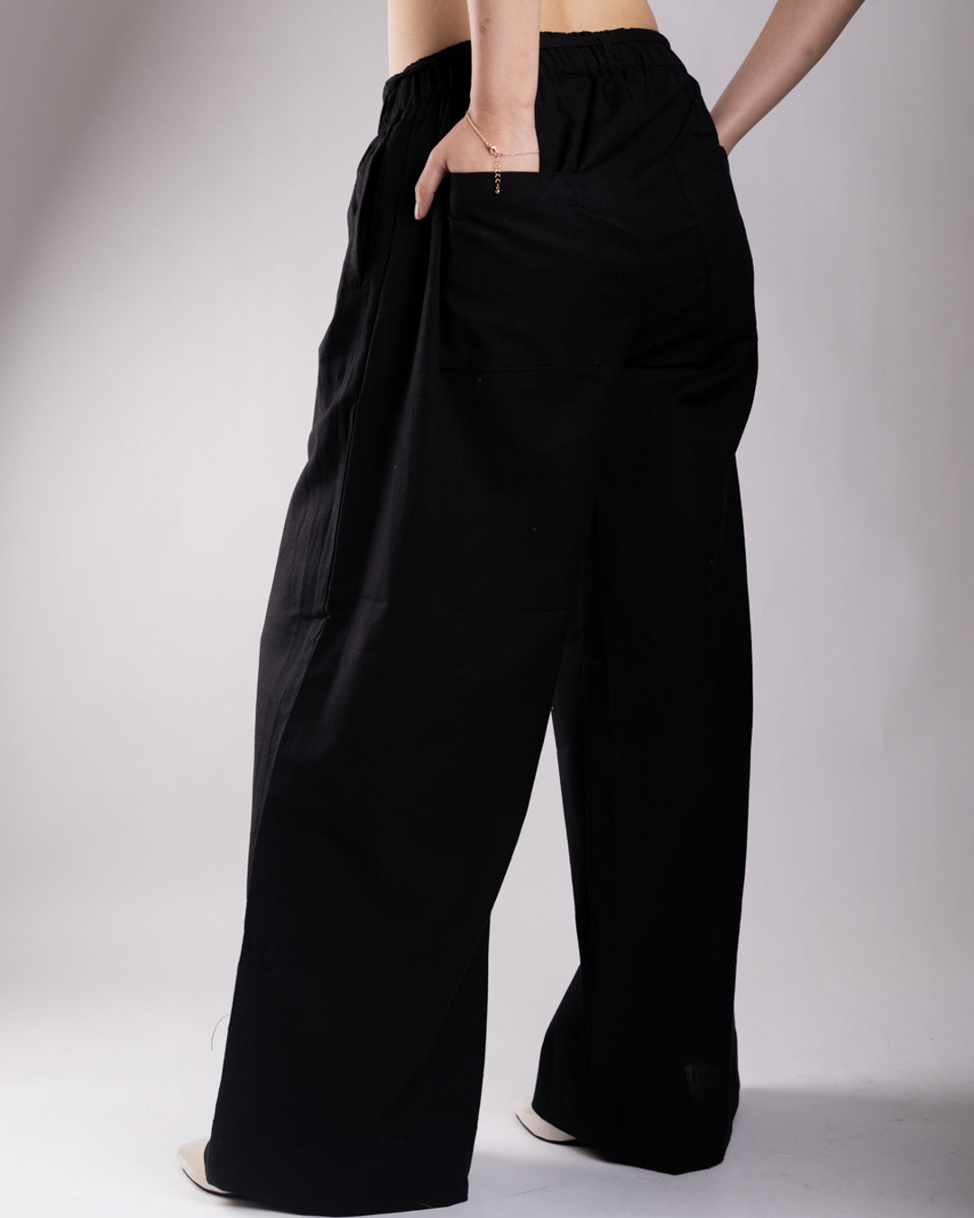 Orin Black Drawstrings Pants